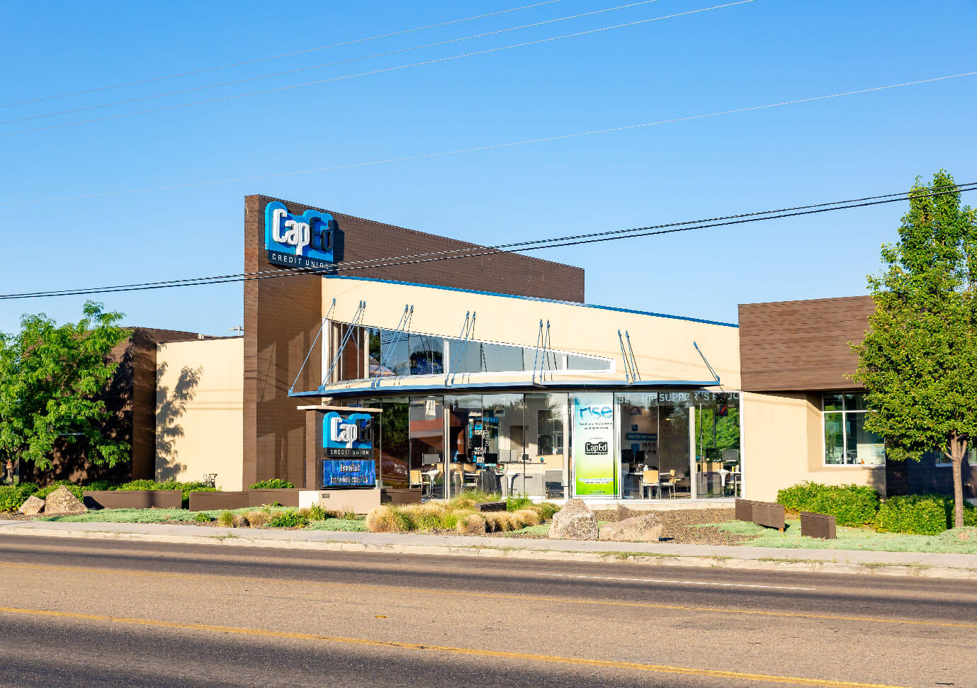 CapEd's South nampa location landscaping and large windows.